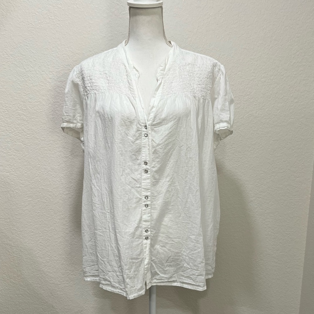 Bandolino Women's White Button-Up Blouse